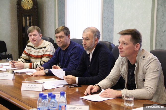 Горкомхоз Ульяновск. Депутаты Ельцовского сельского совета депутатов. Игорь Момотов Архангельск. Гуцало глава Верхнетоемского округа.